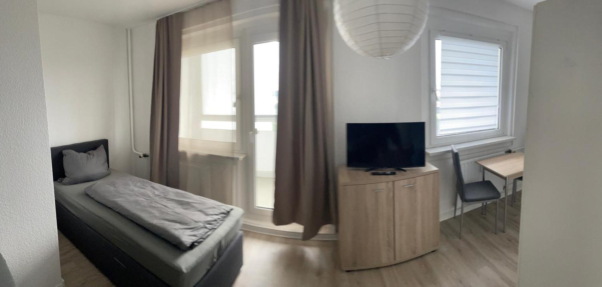 Max Appartements Нойбранденбург Екстериор снимка