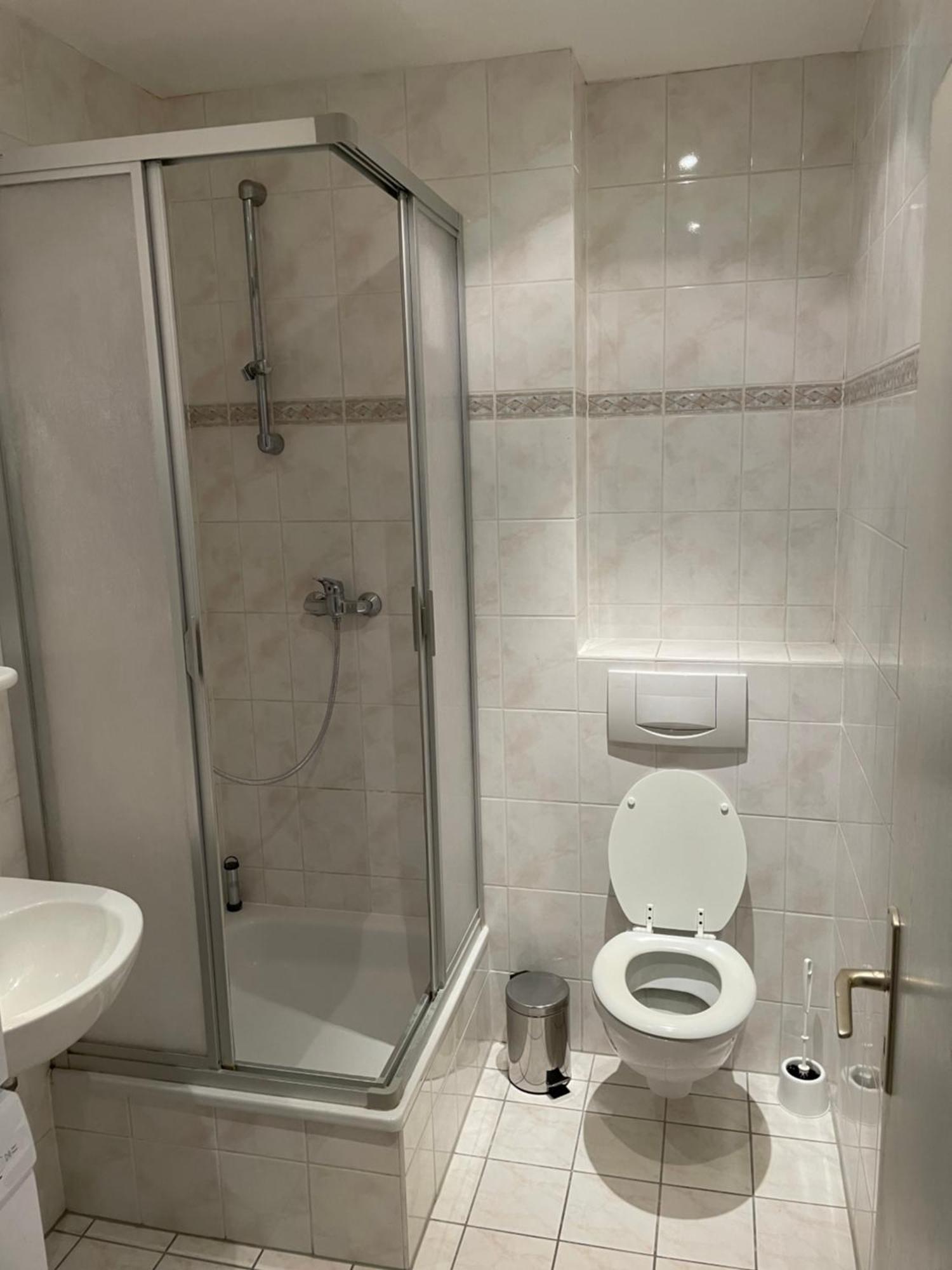 Max Appartements Нойбранденбург Екстериор снимка